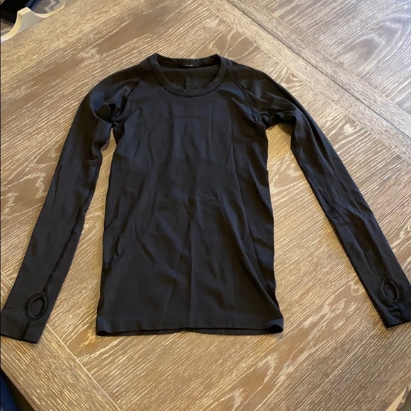 Set of two Lululemon Swiftly Tech Shirts size 2 - Picture 10 of 12